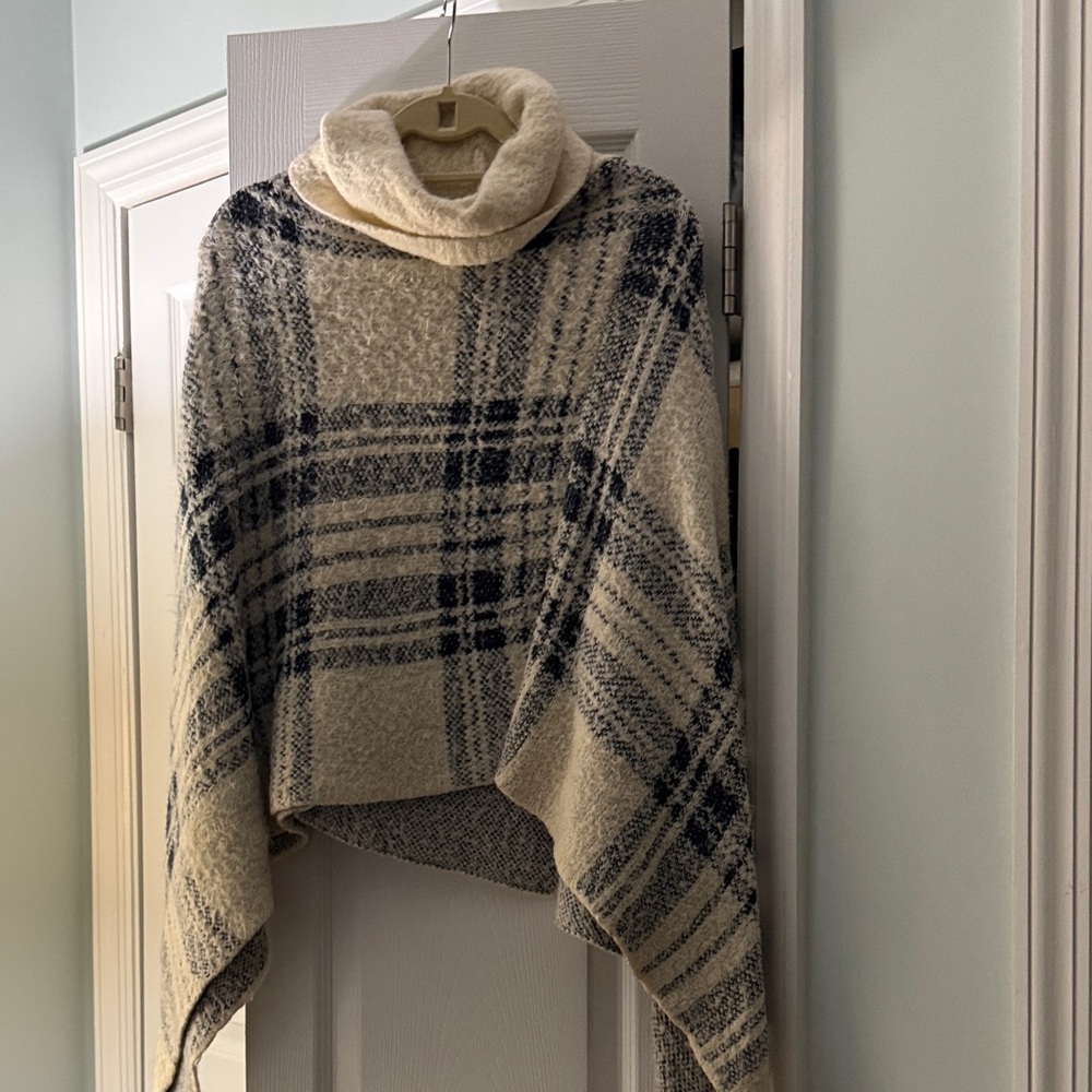 Plaid Cream and Black Women's Scarf